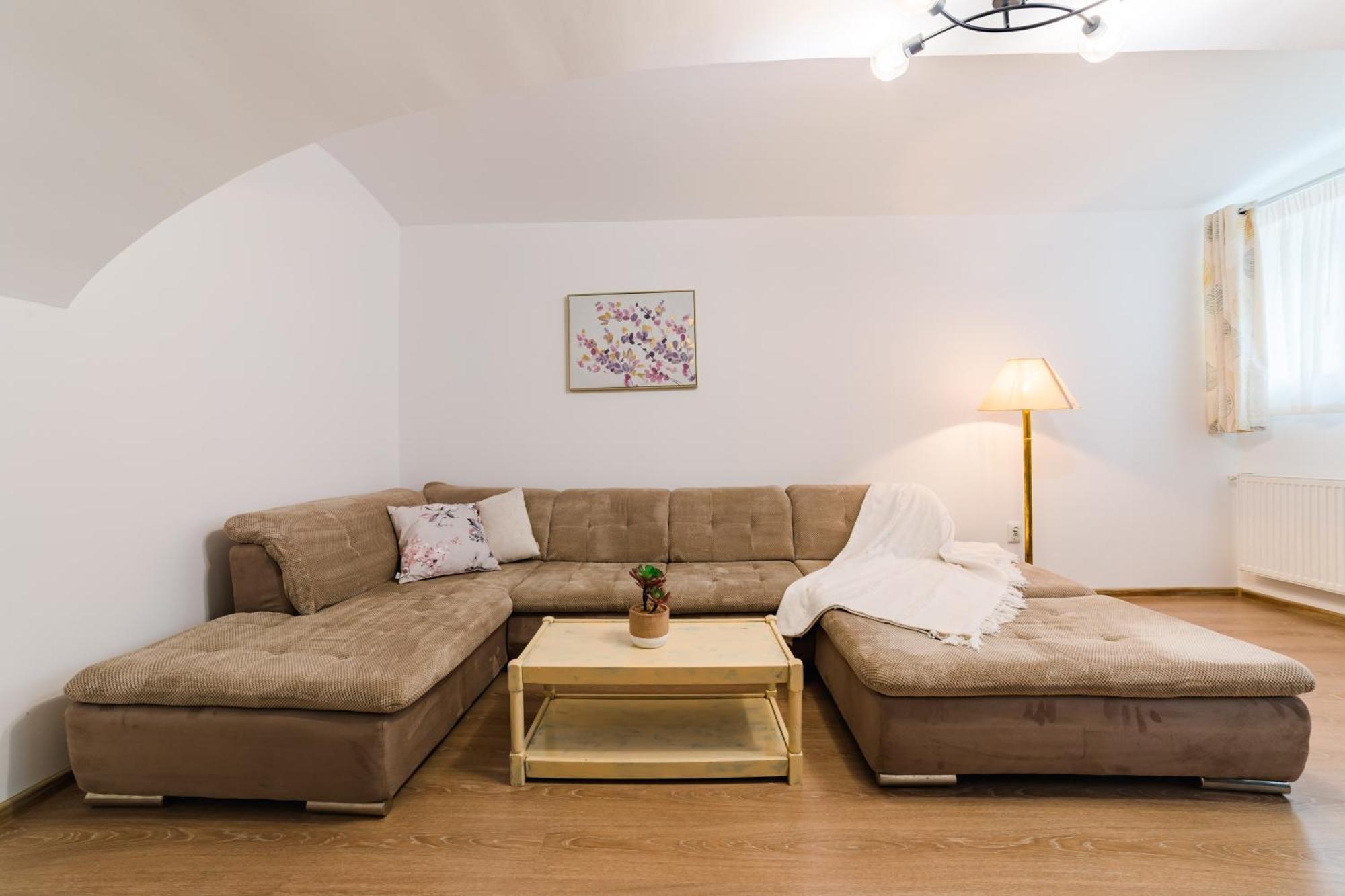 Sabin Apartments Private Parking บราชอฟ ภายนอก รูปภาพ