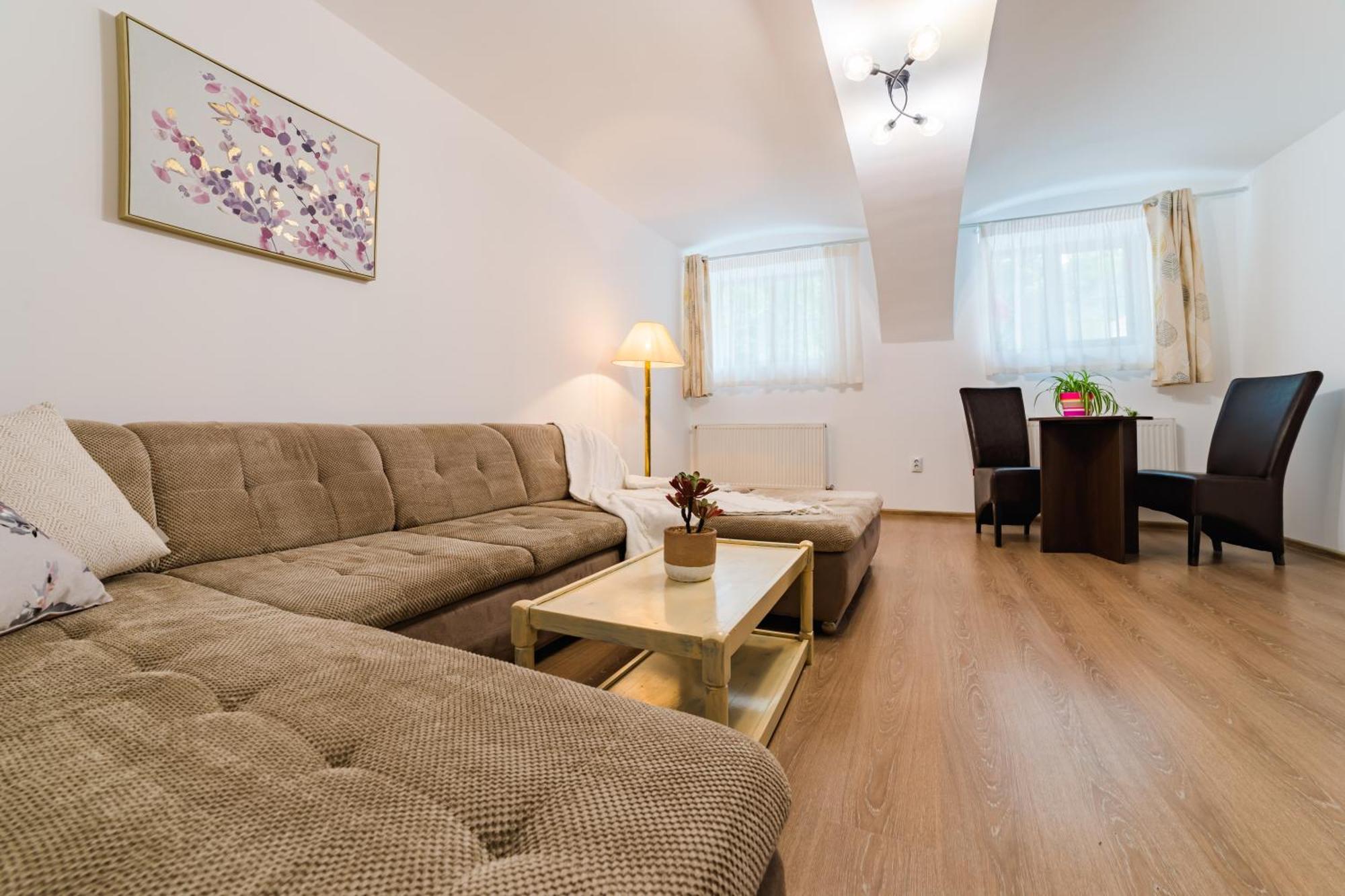 Sabin Apartments Private Parking บราชอฟ ภายนอก รูปภาพ